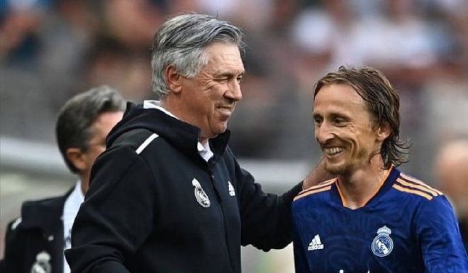 无论是场边 无论是场边